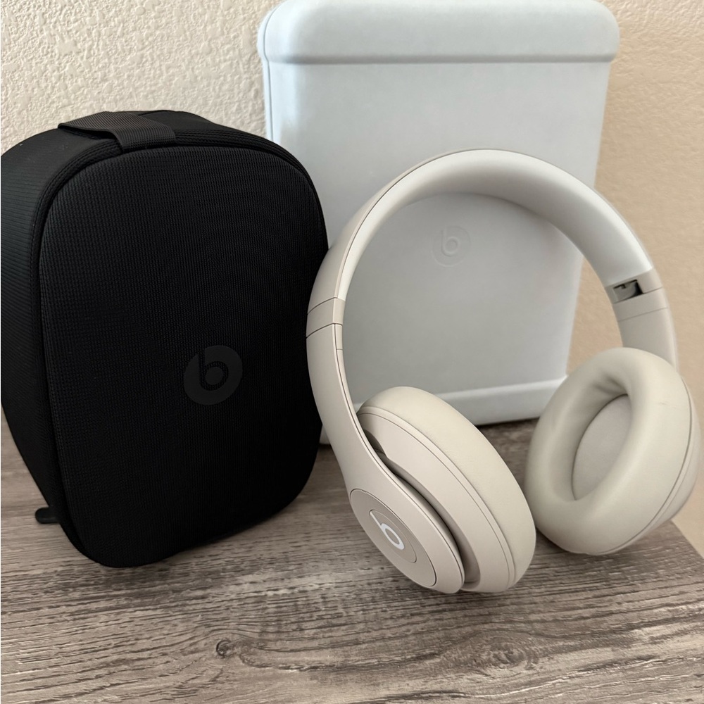 Beats Studio Pro